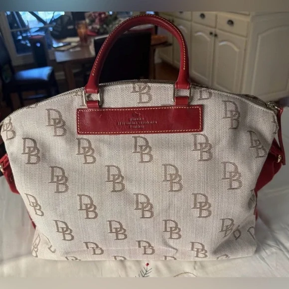 Dooney & Bourke Vintage Juliette jacquard canvas with leather trim. - Picture 4 of 16